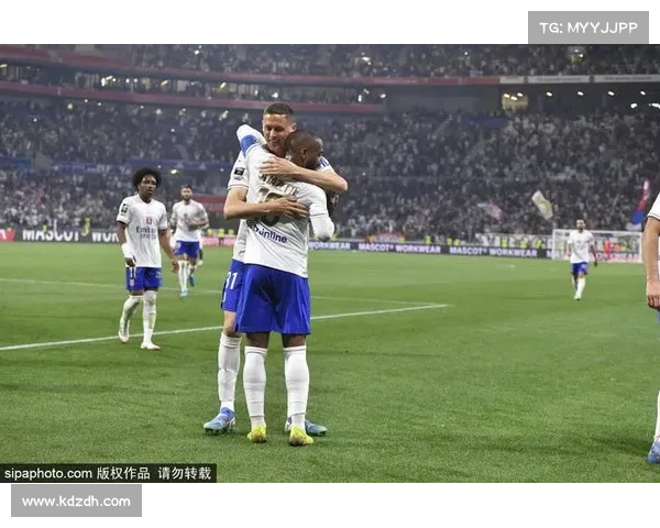 法国里昂因债务问题遭重罚 被迫降级至法乙联赛 法国里昂因债务问题遭重罚 被迫降级至法乙联赛